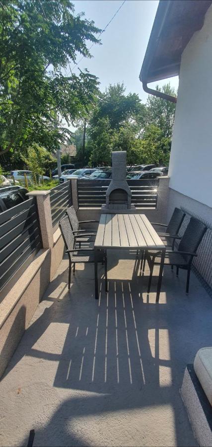 Apartmani Roki Tuzla Exterior foto
